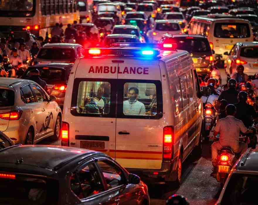 IPL मैच के बाद जाम में फंसी एम्बुलेंस से महिला की मौत